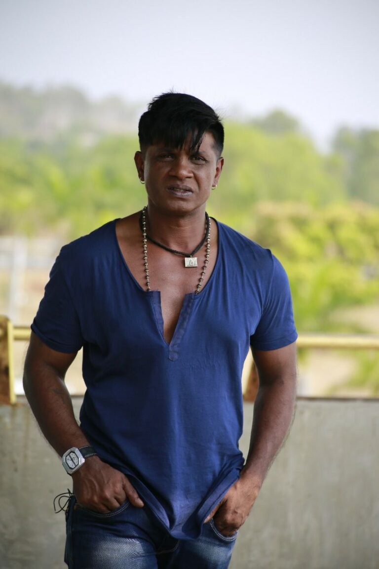 Duniya Vijay ! ನೆಟ್ಟಿಗರ ಮನಗೆದ್ದ ಕರಿ ಚಿರತೆ ದುನಿಯಾ ವಿಜಯ್ ! ವೈರಲ್ ಆಯ್ತು ವಿಕಲಂಗ ಅಭಿಮಾನಿಯ ಜೊತೆಗಿನ video.