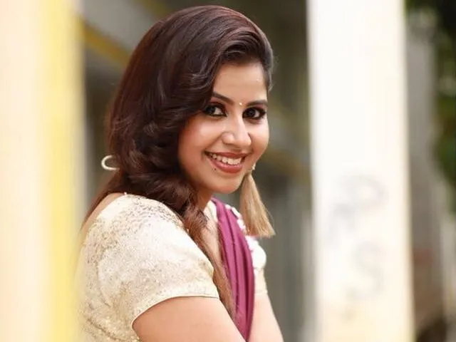 Anchor Anushree In Weekend With Ramesh Show