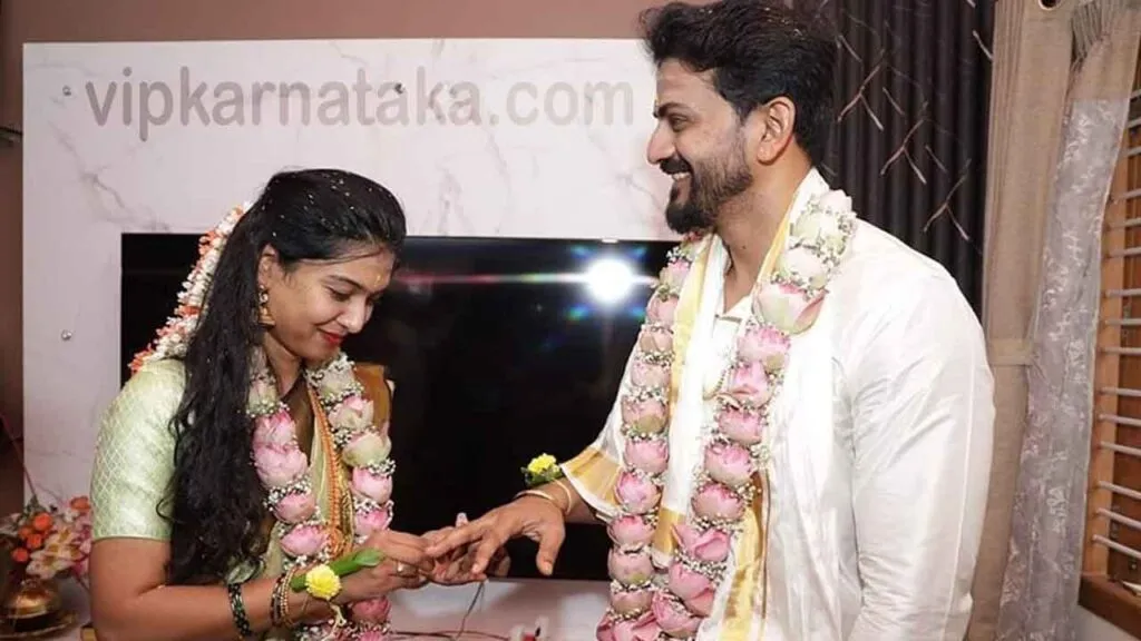 Daali Dhananjaya Engagement Images